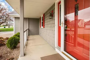 3156 Molly Brown Ln, Green Bay, WI 54313 - Photo 4