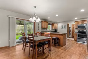 3663 Hickory Ridge Rd, Oshkosh, WI 54904 - Photo 4