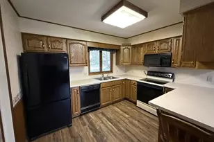 925 Ridlington Ave, Shawano, WI 54166 - Photo 6
