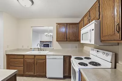 82 Spencer Village Court, Appleton, WI 54914 - Photo 4