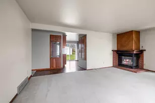 1281 Alice Dr, Green Bay, WI 54304 - Photo 6