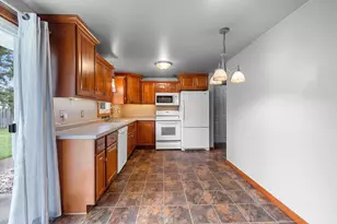 1281 Alice Dr, Green Bay, WI 54304 - Photo 12