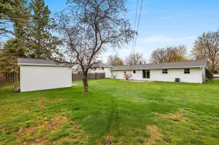 1281 Alice Dr, Green Bay, WI 54304 - Photo 2