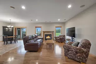 3663 Half Crown, De Pere, WI 54115 - Photo 2