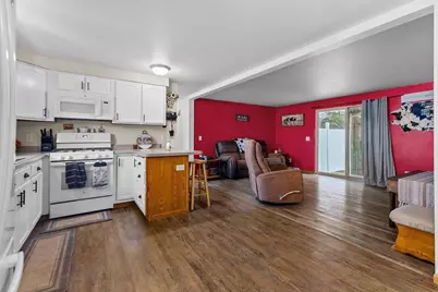 21 Primrose Circle, Clintonville, WI 54929 - Photo 6