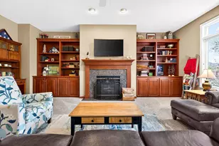 325 E Stratford Ln, Appleton, WI 54913 - Photo 8