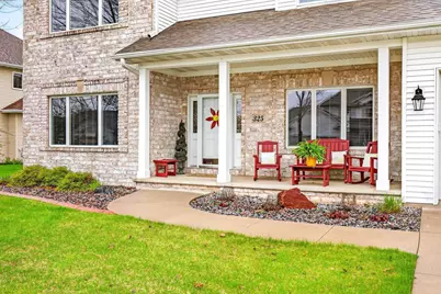 325 E Stratford Lane, Appleton, WI 54913 - Photo 2