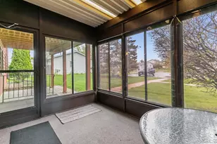 2206 Meadowbrook Ct, Oshkosh, WI 54904 - Photo 28