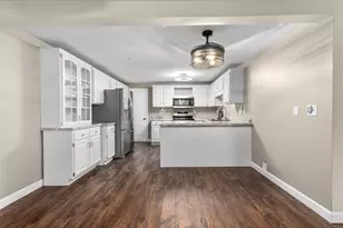 2206 Meadowbrook Ct, Oshkosh, WI 54904 - Photo 10