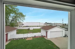 2110 Elm View Dr, Green Bay, WI 54304 - Photo 10