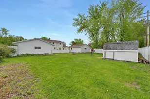 2110 Elm View Dr, Green Bay, WI 54304 - Photo 8