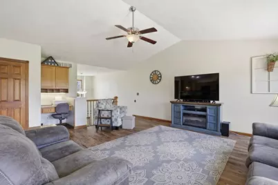 922 Denise Court, Kaukauna, WI 54130 - Photo 6
