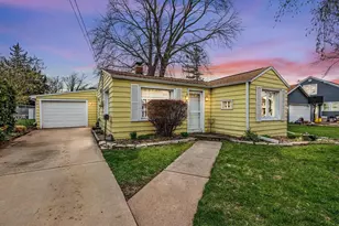 427 N Lark St, Oshkosh, WI 54902 - Photo 2