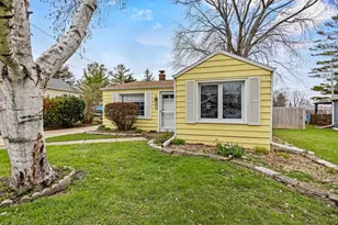 427 Lark St, Oshkosh, WI 54902 - Photo 1