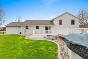 N1224 Bobwhite Dr, Greenville, WI 54942 - Photo 6