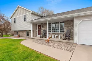 N1224 Bobwhite Dr, Greenville, WI 54942 - Photo 2