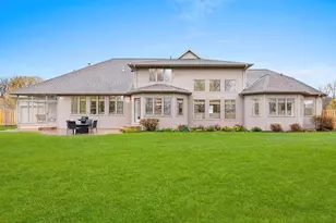 230 Oakbrook Dr, Pulaski, WI 54162 - Photo 2
