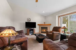5433 Brookview Dr, Appleton, WI 54913 - Photo 8