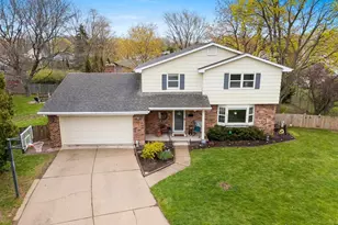 525 E Briar Ln, Green Bay, WI 54301 - Photo 36