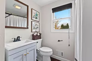 525 E Briar Ln, Green Bay, WI 54301 - Photo 32