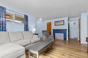 1911 S Carpenter St, Appleton, WI 54915 - Photo 4