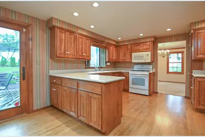 3095 Pine Ridge Court, Green Bay, WI 54311 - Photo 14