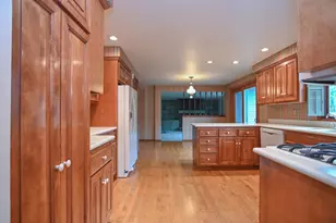 3095 Pine Ridge Ct, Green Bay, WI 54311 - Photo 10