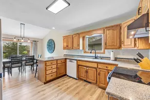 240 Alison Ct, Wrightstown, WI 54180 - Photo 10
