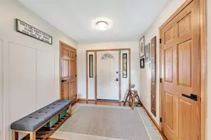240 Alison Ct, Wrightstown, WI 54180 - Photo 2