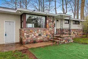 W8314 Rustic Dr, Clintonville, WI 54929 - Photo 4