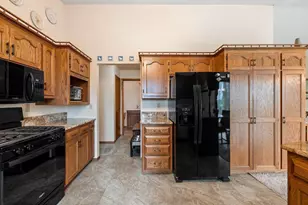 3434 Willow Rd, Green Bay, WI 54311 - Photo 18