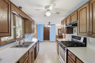 3113 N Peach Tree Ln, Appleton, WI 54911 - Photo 8