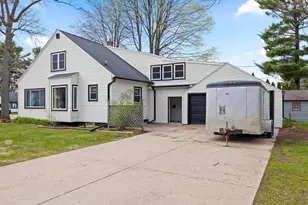 1046 Lutz St, Shawano, WI 54166 - Photo 2