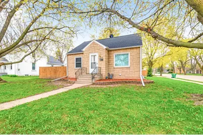 1149 9th Street, Green Bay, WI 54304 - Photo 2