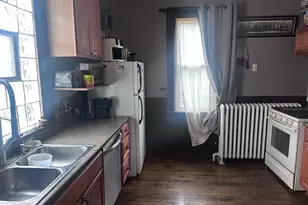 741 S Irwin Ave, Green Bay, WI 54301 - Photo 4