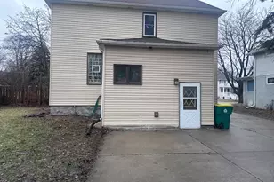 741 S Irwin Ave, Green Bay, WI 54301 - Photo 32