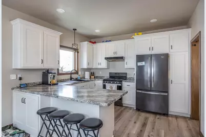 1255 Cherry Street, Green Bay, WI 54301 - Photo 2