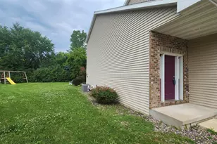 713 Edge Point Ct, De Pere, WI 54115 - Photo 2