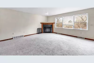 713 Edge Point Court, De Pere, WI 54115 - Photo 4