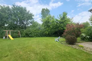 713 Edge Point Ct, De Pere, WI 54115 - Photo 2