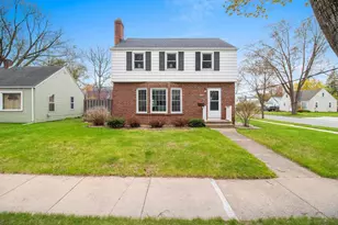 1609 Spring St, Appleton, WI 54914 - Photo 2