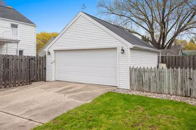 1609 Spring Street, Appleton, WI 54914 - Photo 16