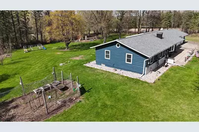 W8166 Belle Plaine Avenue, Shawano, WI 54166 - Photo 10