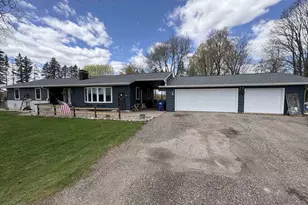 W8166 Belle Plaine Ave, Shawano, WI 54166 - Photo 2