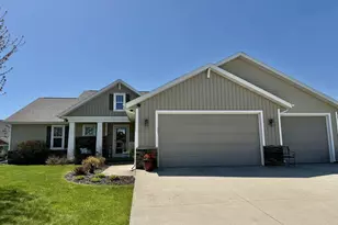 4873 W Jack Pine Ct, Appleton, WI 54913 - Photo 2