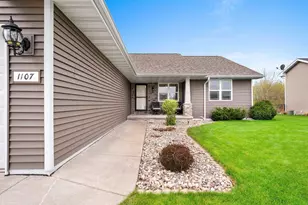 1107 Pisces Pl, De Pere, WI 54115 - Photo 2