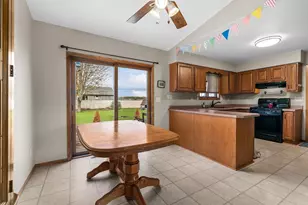 1709 Lake Breeze Rd, Oshkosh, WI 54904 - Photo 8