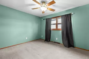 1709 Lake Breeze Rd, Oshkosh, WI 54904 - Photo 16