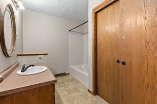 1709 Lake Breeze Rd, Oshkosh, WI 54904 - Photo 12