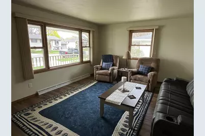 512 Jeffery Street, Combined Locks, WI 54113 - Photo 2